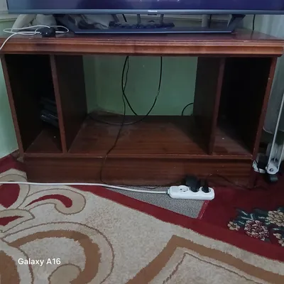 Patstavka sotiladi. Tv tagiga qoyshga 1