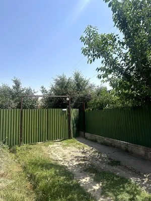 Участок 23 соток, имеется дом 4-х комнатный 1