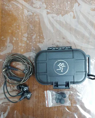 Mackie MP-240 quloqchinlari 1