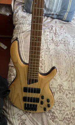 Bass guitar Cort 1