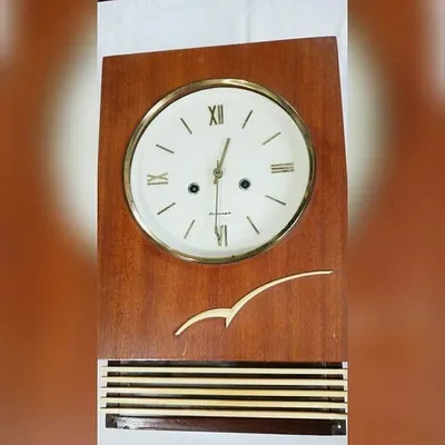 Yantar soati sotiladi.