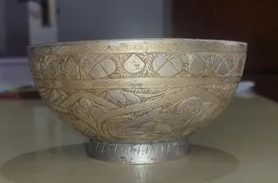 Продаётся старинная чаша ручная изделия из серебра 17 века. 1