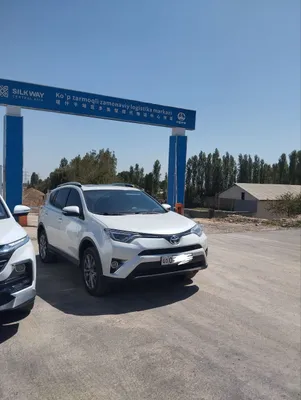 Toyota RAV4 полной комплектации, 2016 1
