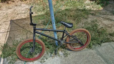 Трюковый велосипед BMX (колеса 20", покрышки Kenda, пеги)