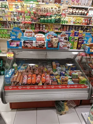 Срочно продаётся витринный холодильник 1