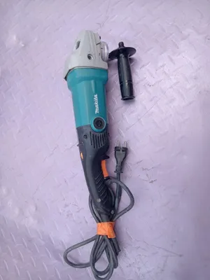 Полировальная машина Makita SA7000C 1