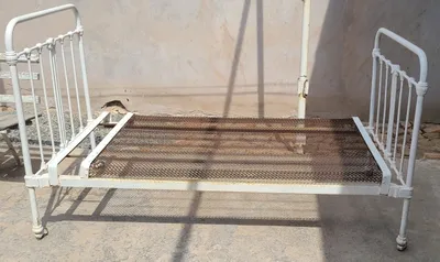 Железная кровать