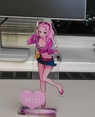 Alien Stage’dagi Mizi figurkasi