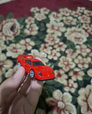 Продаётся Hot Wheels F40 1
