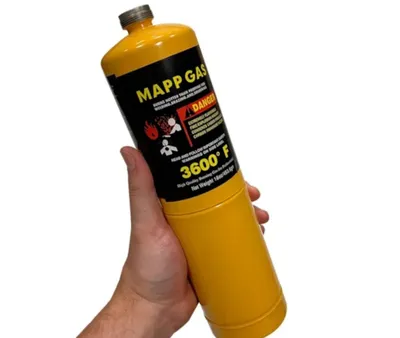 Газовый баллон и горелка
