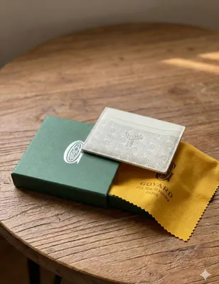 Goyard hamyoni, guvohnoma uchun bo‘limi bilan 1