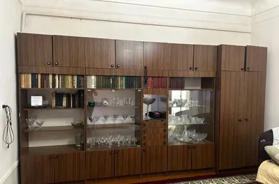 Mehmonxona uchun mebel devori
