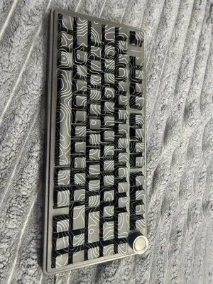 Aula f75 qora 1
