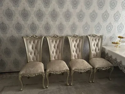 Продается роскошный стол и 12 стульев. 1