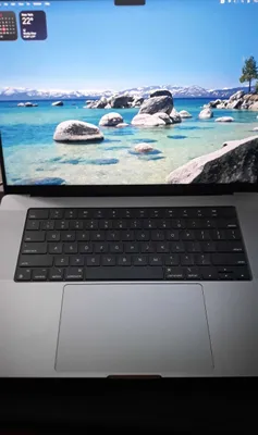 MacBook Pro M2 Max 38GPU 1