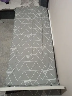 2 divan 1 kishilik bo'yi 180 e'ni 80 balandligi 45 1