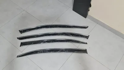 Ветровик Hongqi EQM5