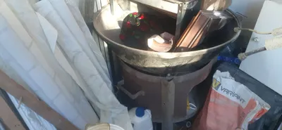 Большой старинный чугунный казан 1