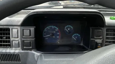 moshina 2019 yil halol probeg 205.000 km hech yerinda kraska yoq 1