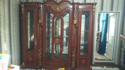 mebel stenka gorka  sotiladi narhi kelishilgan