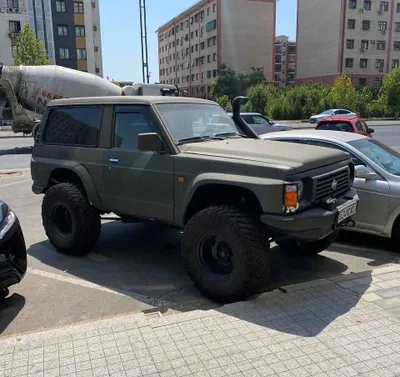 Продаётся Nissan Patrol Y60, коротышка. Двигатель 3UZ. Шины 37 дюймов. 1