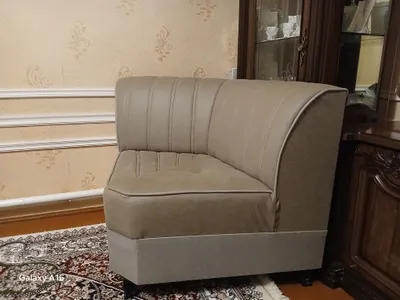 Уголок. Состояние хорошее. 1