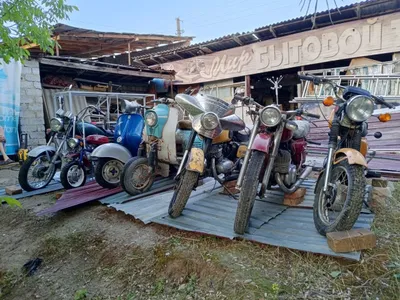 SSSR retro mototsikllar kolleksiyasini sotaman 1