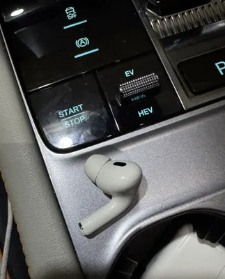 Правый наушник AirPods Pro 2. Оригинал, использовался очень мало 1