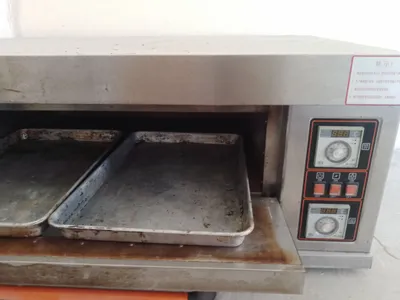 Печь для выпечки, работает от трёхфазного тока 2