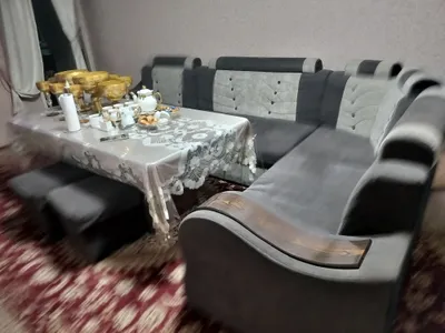Уголок раскладывается, можно использовать как кровать. 3 миллиона 1