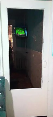 Oynali eshik sotiladi