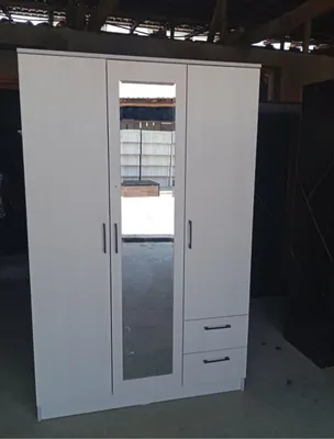 Шкаф с зеркалом