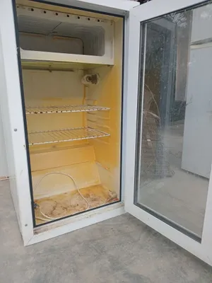 Холодильник со стеклянной дверью 1