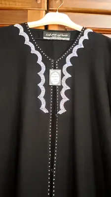Yangi abaya.razmer 48-50-52 ga keladi.Saudiyaniki 1