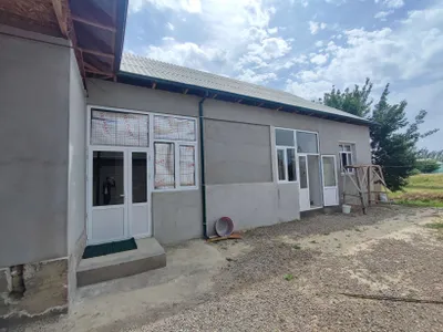 Uy sotiladi Anrozor mahallasida Srochno 1