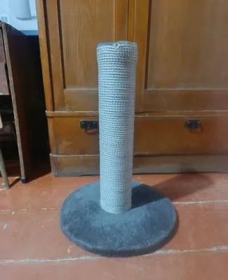 Mushuklar uchun 60 sm va 50 sm tirnash ustuni mavjud 1