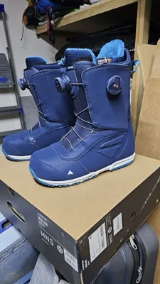 Продам сноуборд ботинки Burton 1