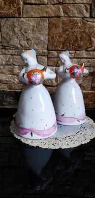Продается Форфоравая статуэтка,, Девушка с чайником и котом" 1