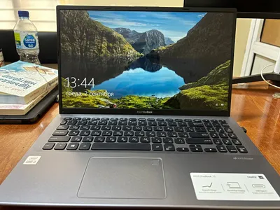 ASUS VivoBook 15 1
