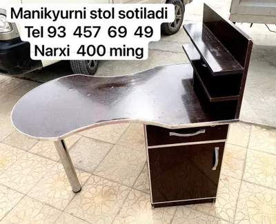 Маникюрный стол, готов к использованию