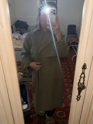 Ayollar uchun zamonaviy trench-plash sotiladi 1