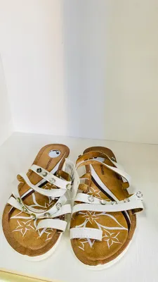 yangi ayollar sandallari