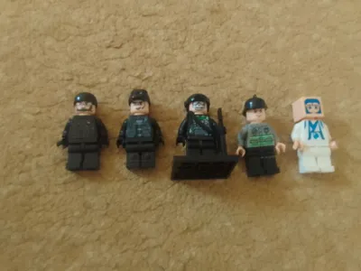 LEGO o‘yinchoqlari: original emas odamchalar, ishlatilgan 1