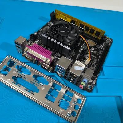 Материнская плата Gigabyte E3800N 1