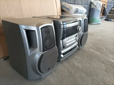 Aiwa muzikalni sentr sotiladi 1