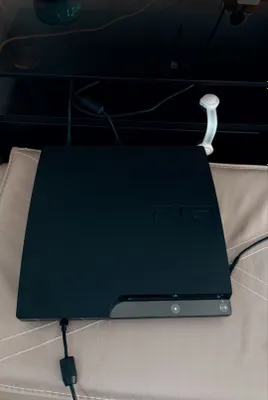 Продаётся PS3, состояние хорошее, 2 джойстика