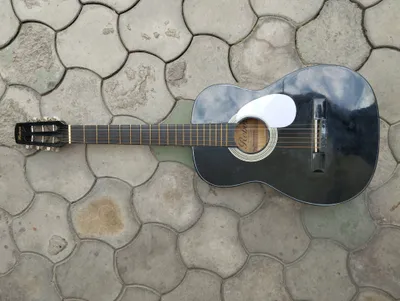 gitara 1