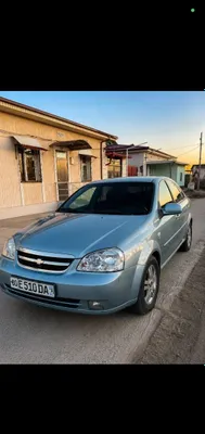Ласетти 1.8 сотилади.
