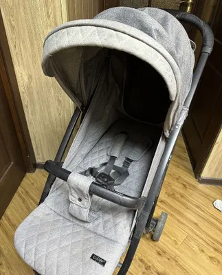 Продам лёгкую и удобную прогулочную коляску в сером цвете 1