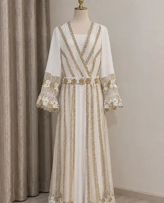 Oq tilla naqshlar bn bezalgan ko‘ylak sotiladi. Pollini made in Turkey 1